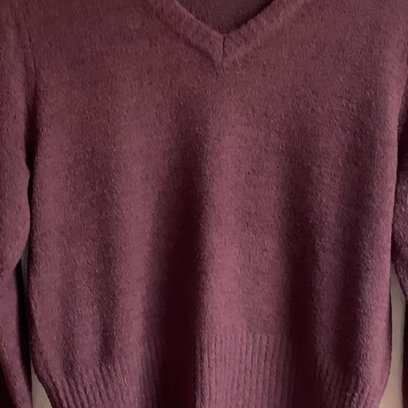 Ridiculously soft Columbia sweater - Picture 4 of 4